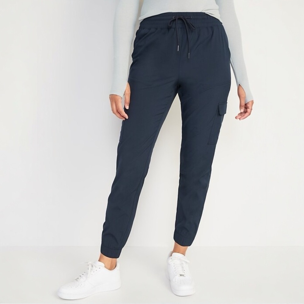 NWT Old Navy High-Waisted StretchTech Cargo Joggers